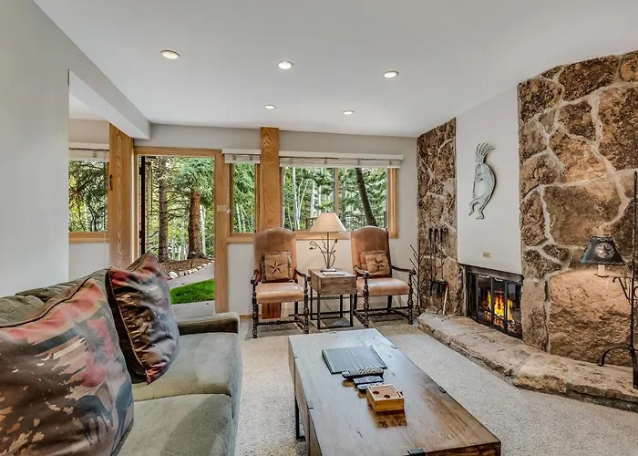 Laurelwood Condominiums 303