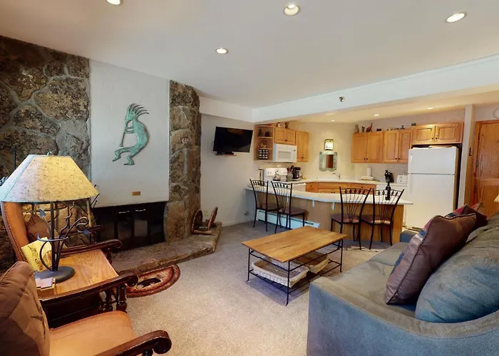 Laurelwood Condominiums 303