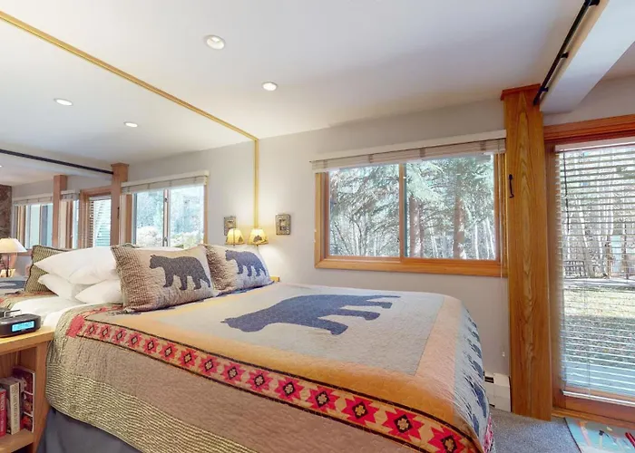 Laurelwood Condominiums 303